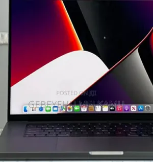 New Laptop Apple MacBook Pro 2021 M1 32GB SSD 512GB