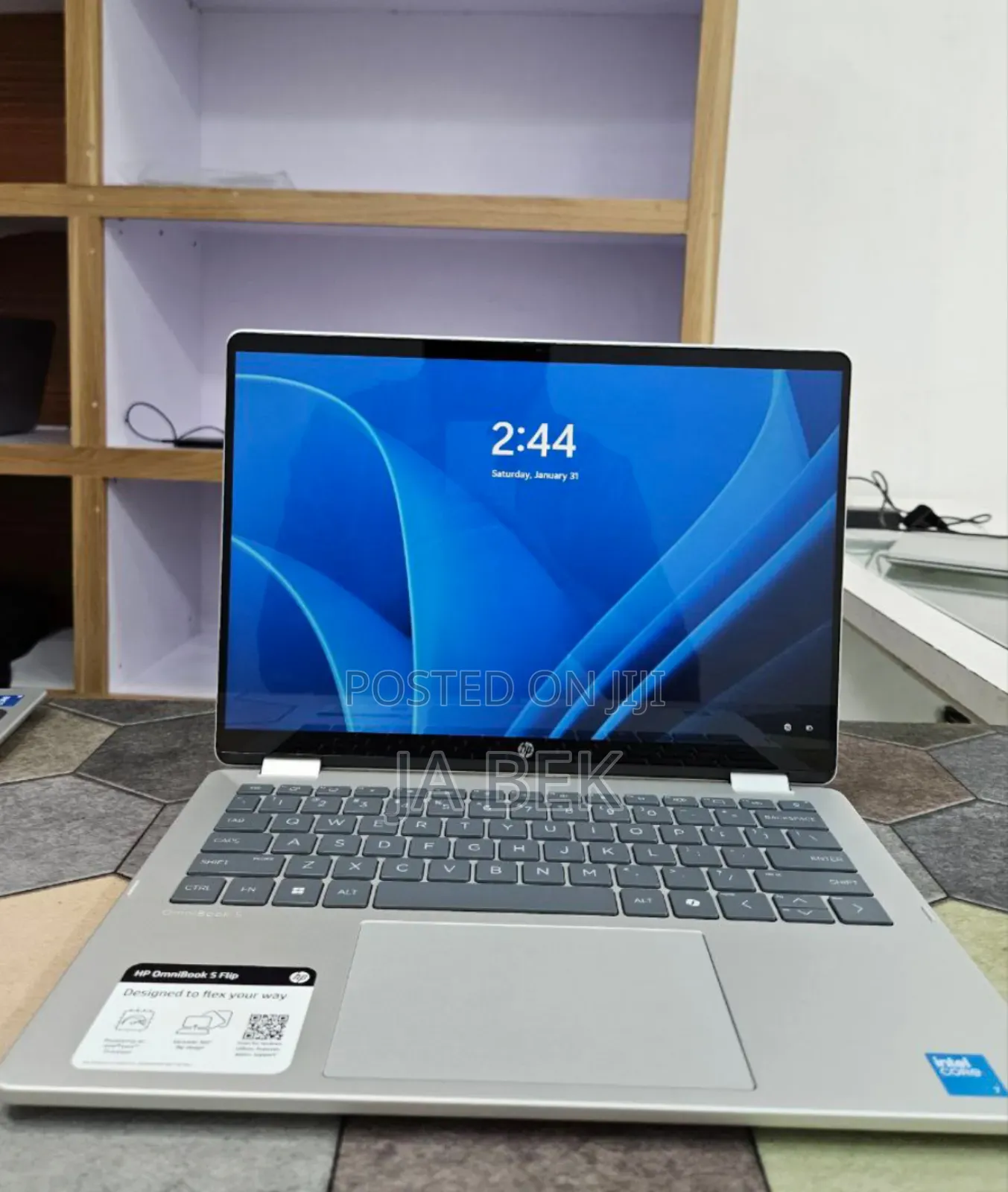 New Laptop HP OmniBook 5 Flip 14-Fp0023dx 16GB Intel Core 7 SSD 512GB