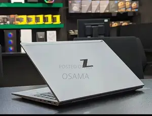 New Laptop HP ZBook Firefly G8 16GB Intel Core I7 SSD 512GB