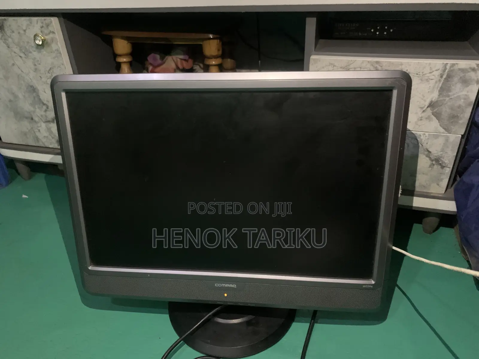 Monitor 22 Inch (Compaq)