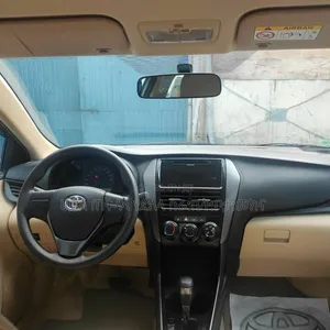 Toyota Yaris 2021 Gray