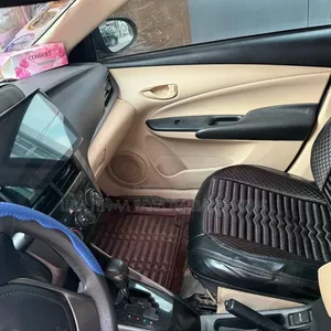 Toyota Yaris 2021 Gray