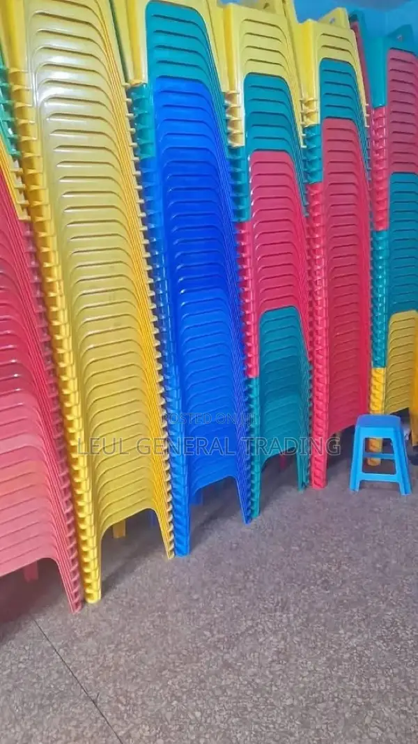Plastic Chair ፕላስቲክ ወንበር ለምግብ ቤት እና ለካፌ የሚሆን ወንበር