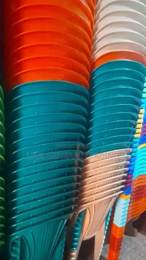 Plastic Chair ፕላስቲክ ወንበር ለምግብ ቤት እና ለካፌ የሚሆን ወንበር