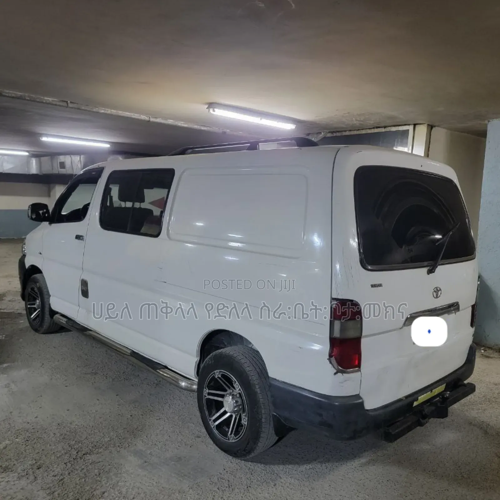 Toyota HiAce 2011 White