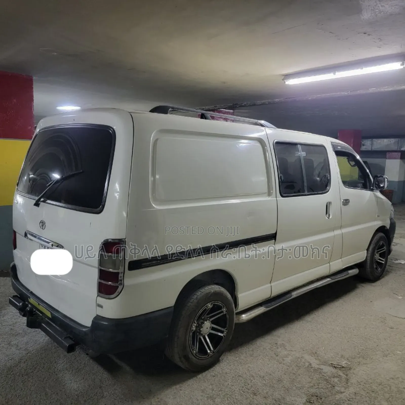 Toyota HiAce 2011 White