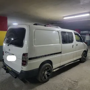 Toyota HiAce 2011 White