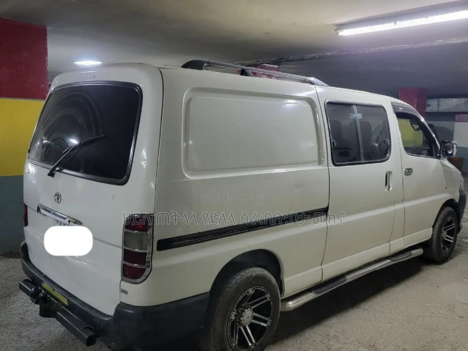 Toyota HiAce 2011 White