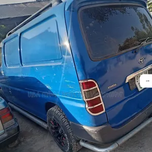 Toyota HiAce 2011 Blue