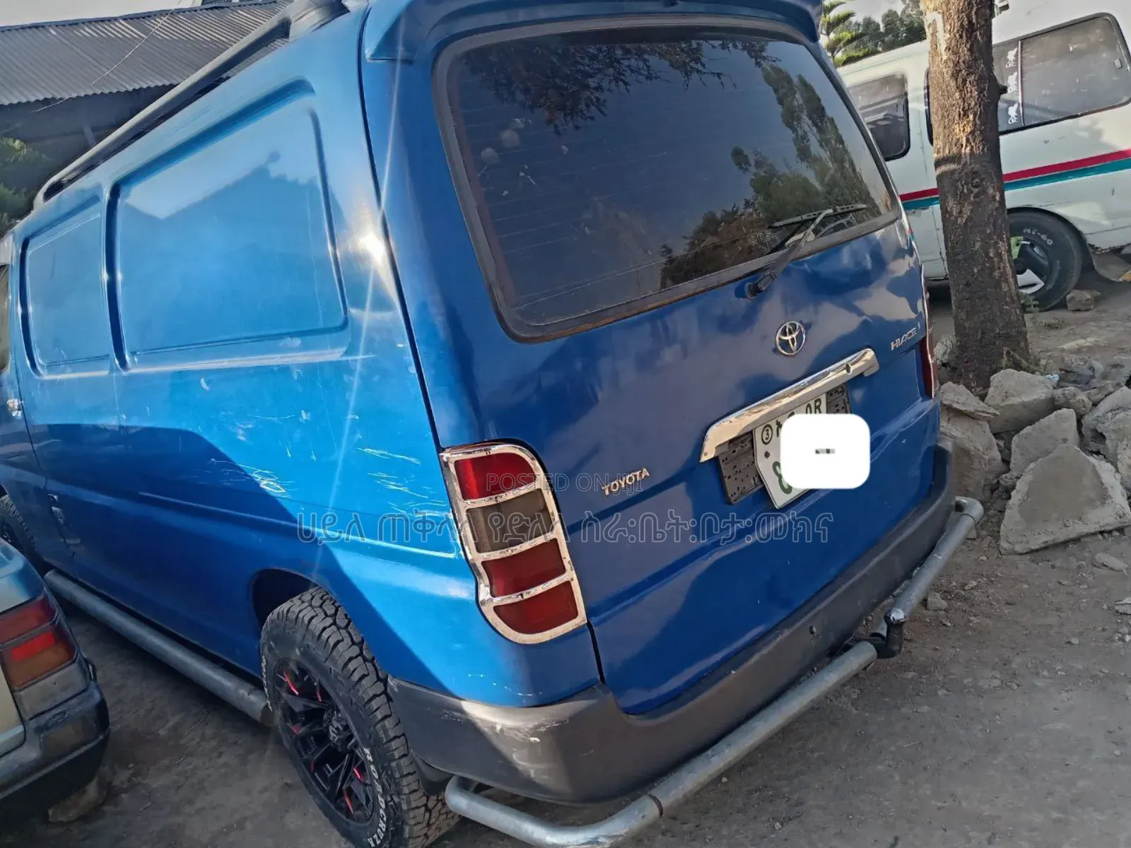 Toyota HiAce 2011 Blue