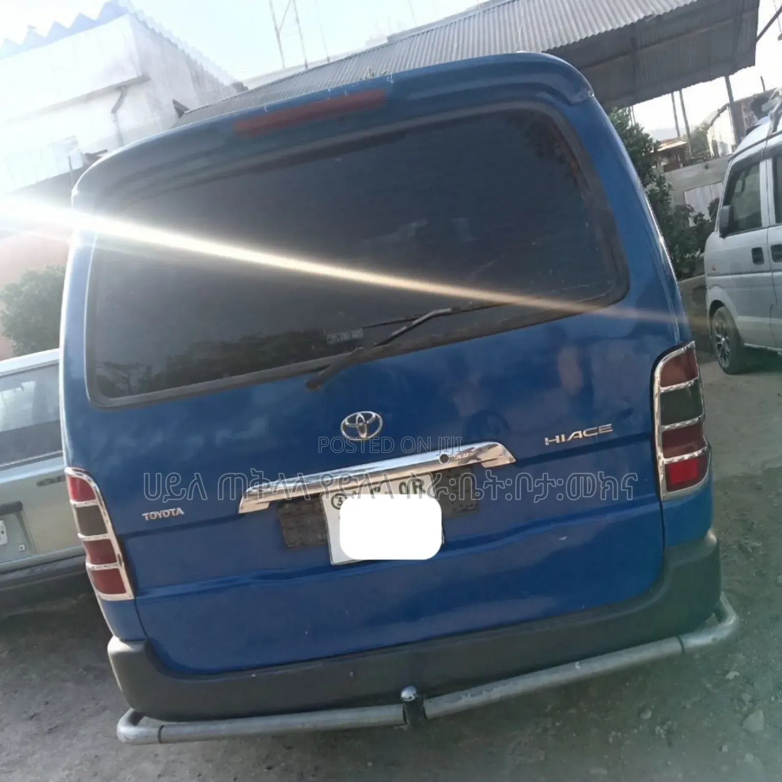 Toyota HiAce 2011 Blue