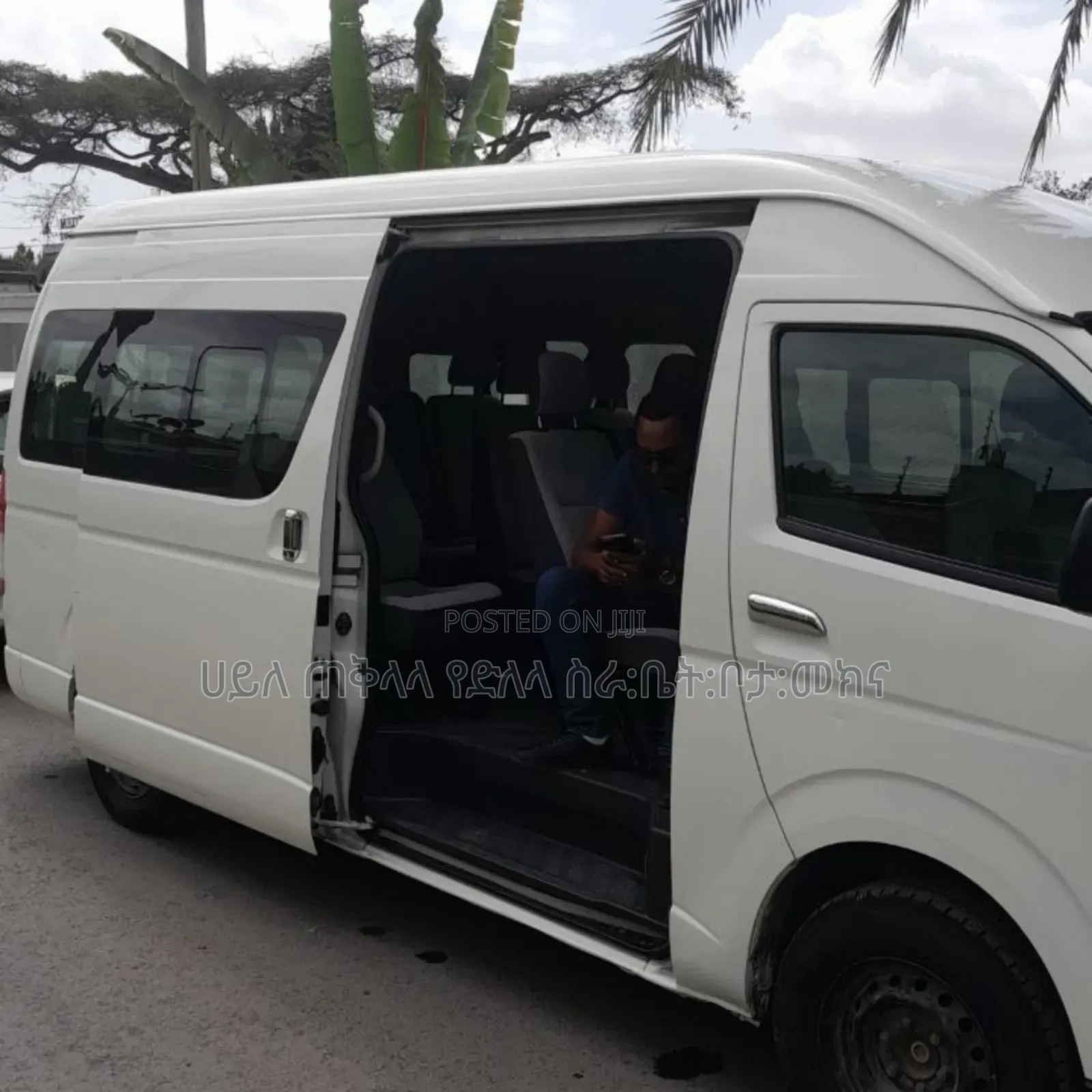Toyota HiAce 2018 White