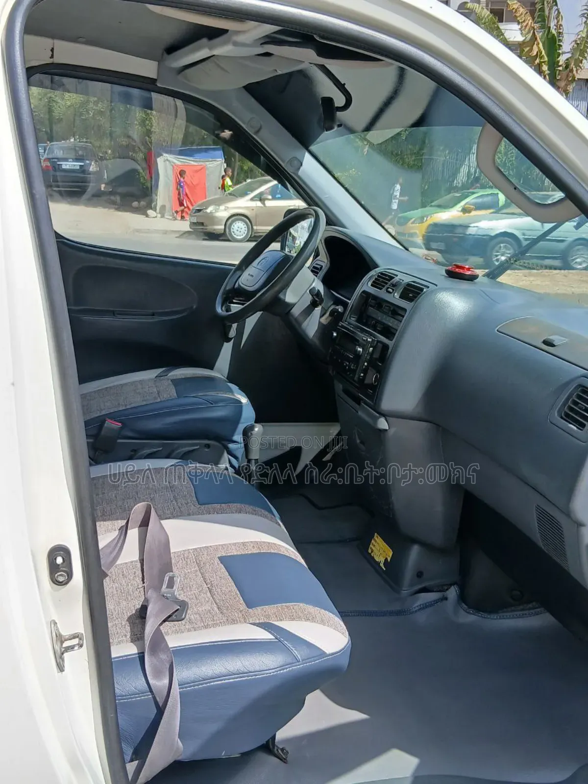 Toyota HiAce 2004 White