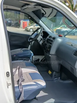 Toyota HiAce 2004 White