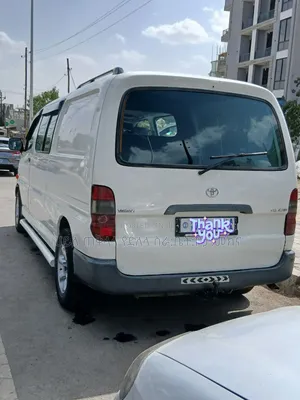 Toyota HiAce 2004 White