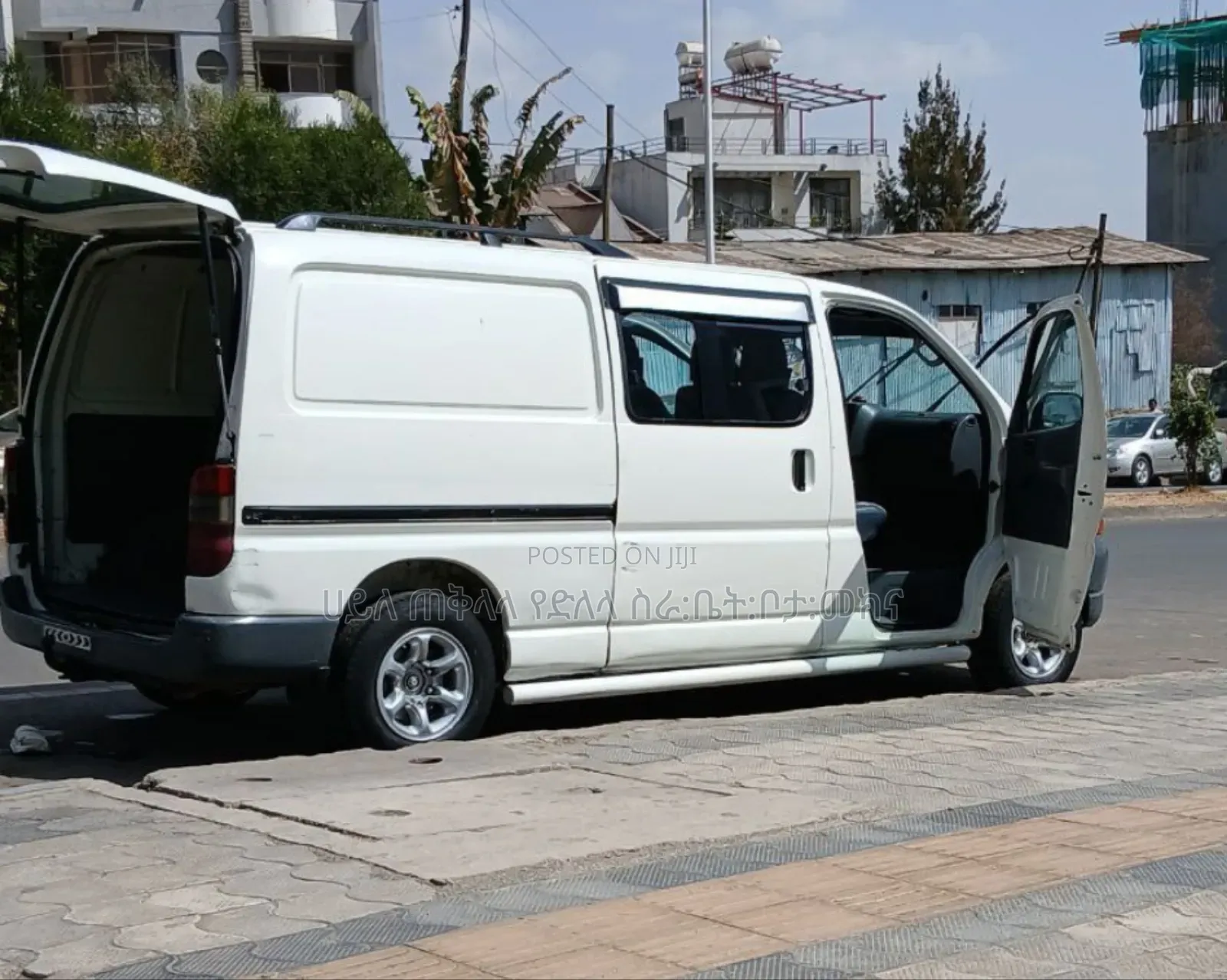 Toyota HiAce 2004 White
