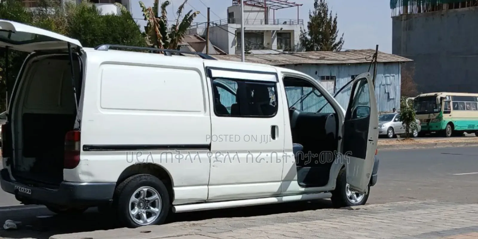 Toyota HiAce 2004 White