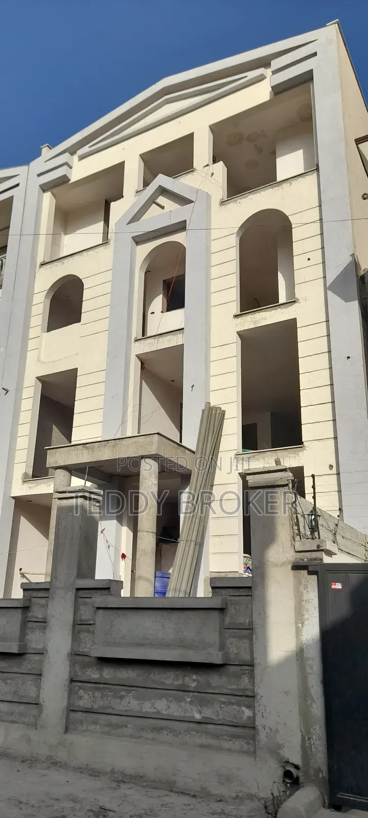 9bdrm House in Figa, Nifas Silk-Lafto for sale