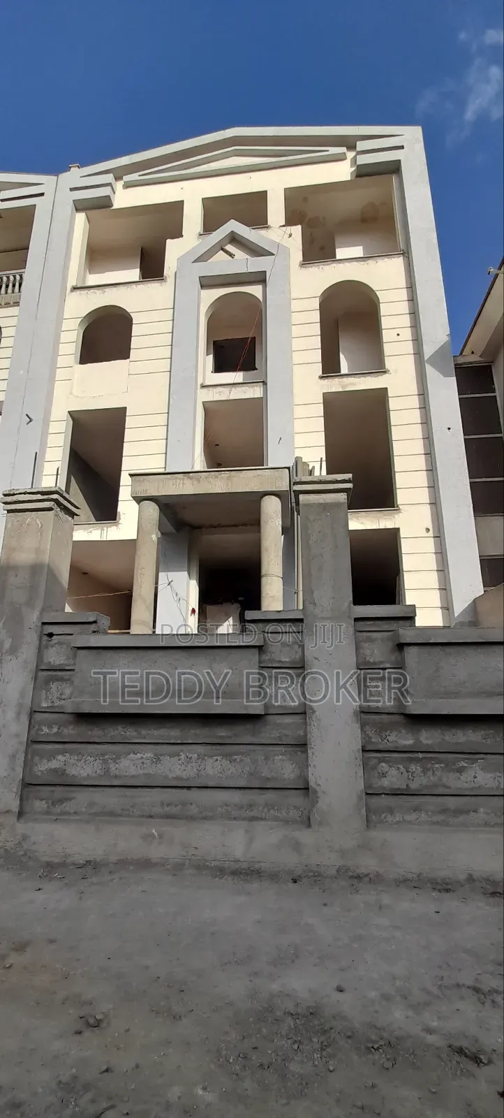 9bdrm House in Figa, Nifas Silk-Lafto for sale