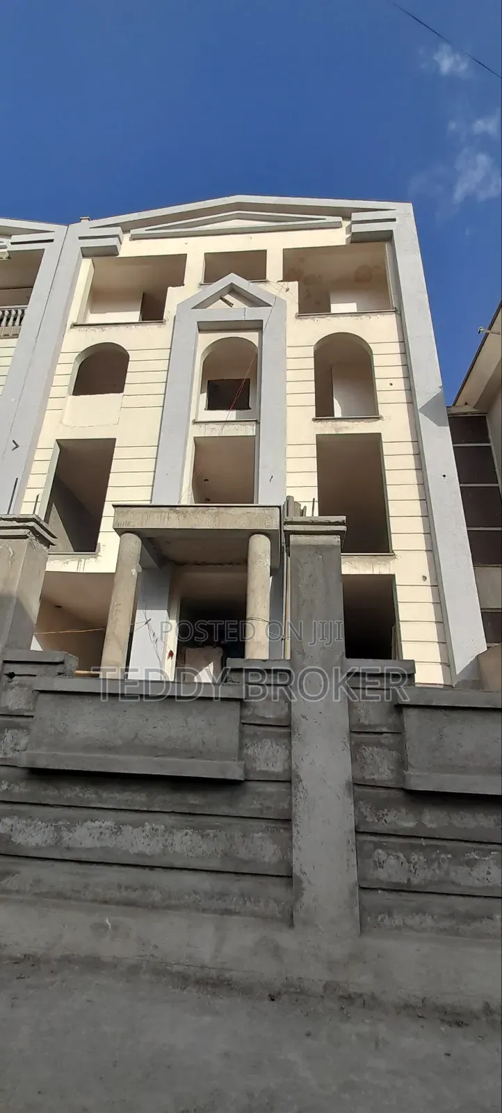 9bdrm House in Figa, Nifas Silk-Lafto for sale