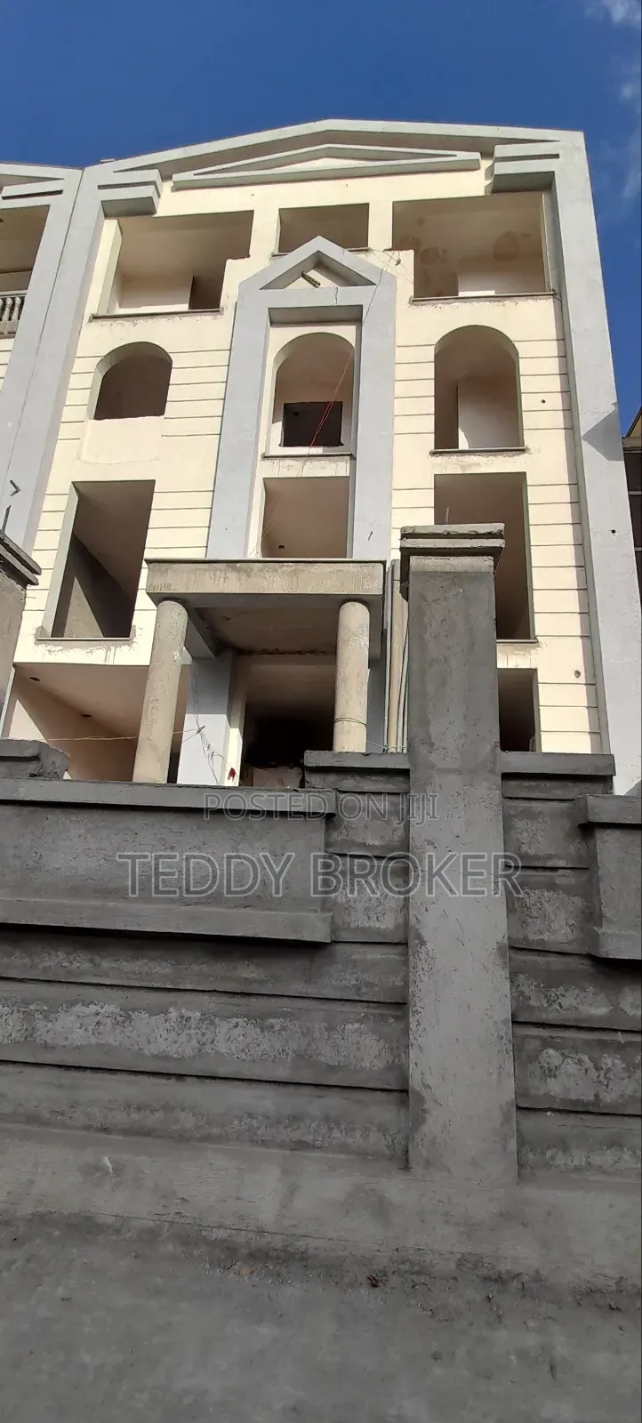 9bdrm House in Figa, Nifas Silk-Lafto for sale