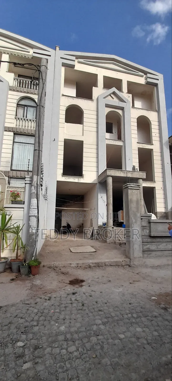 9bdrm House in Figa, Nifas Silk-Lafto for sale