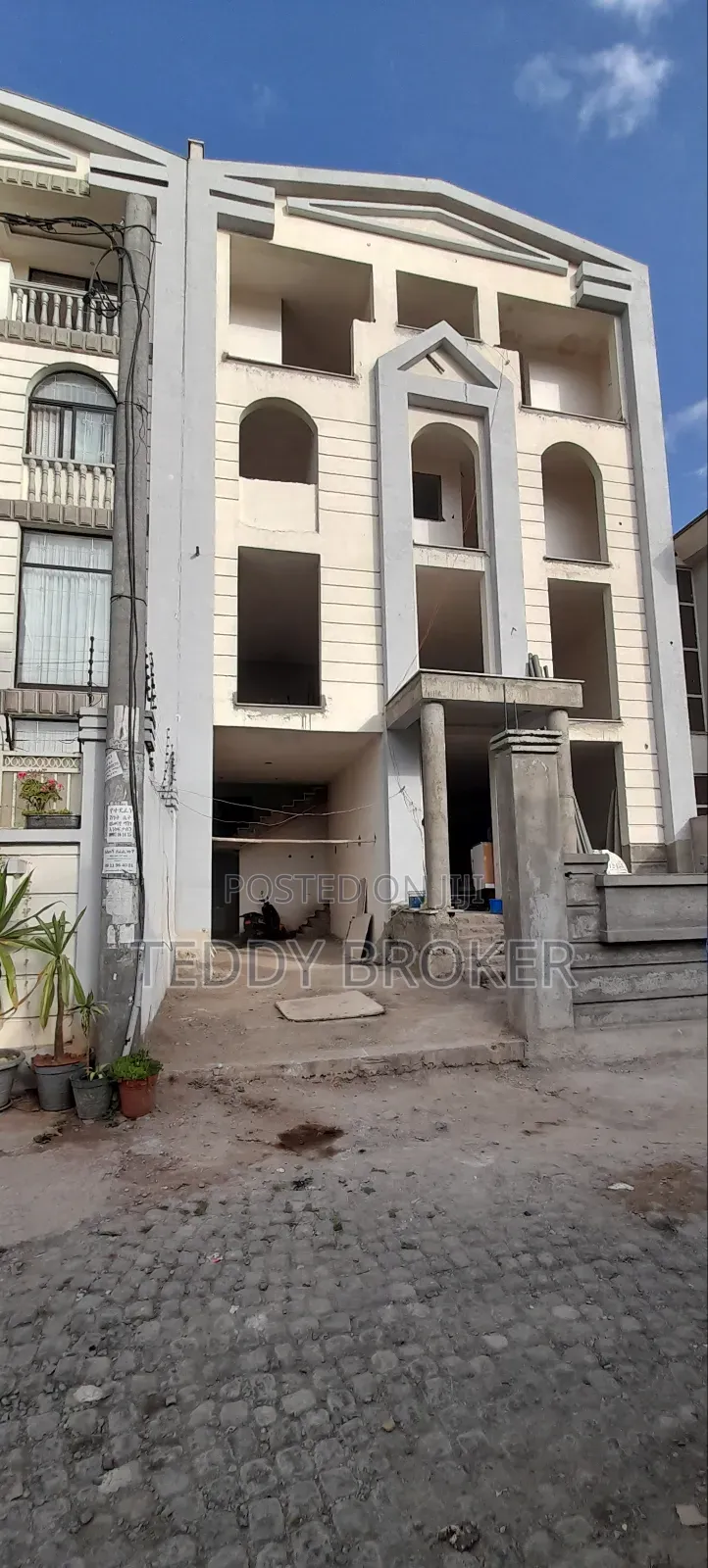 9bdrm House in Figa, Nifas Silk-Lafto for sale