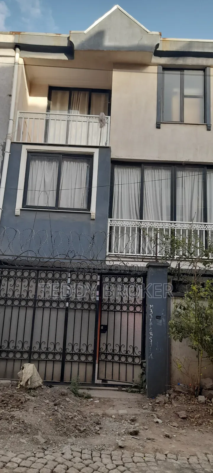 5bdrm House in Feyel Bet, Nifas Silk-Lafto for sale