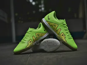 ናይኪ ፉትሳል የእግርኳስ ጫማዎች Nike Mercurial Zoom Academy Indoor