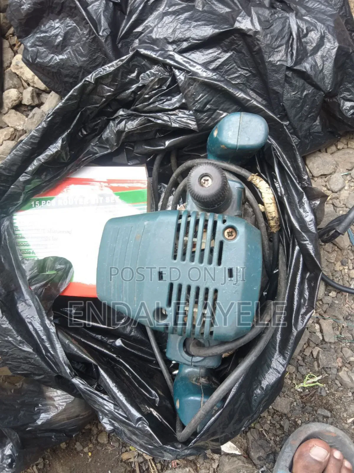 ራውተር እና የቢት ስብስብ (Wood Router)