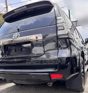Toyota Land Cruiser Prado 2023 Black
