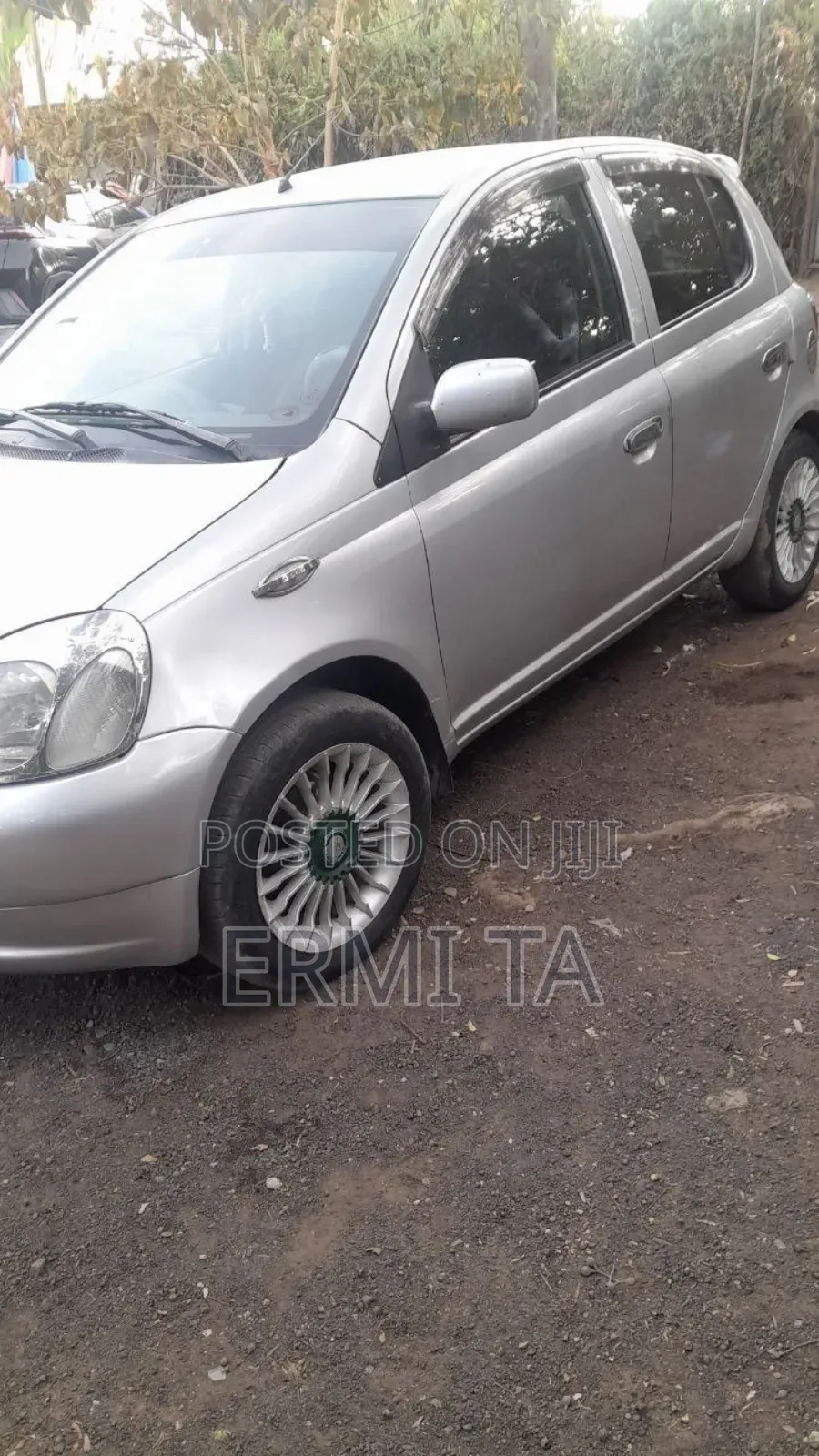 Toyota Vitz 2001 Silver