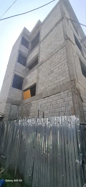 7bdrm Townhouse/Terrace in Bole Ayat for sale