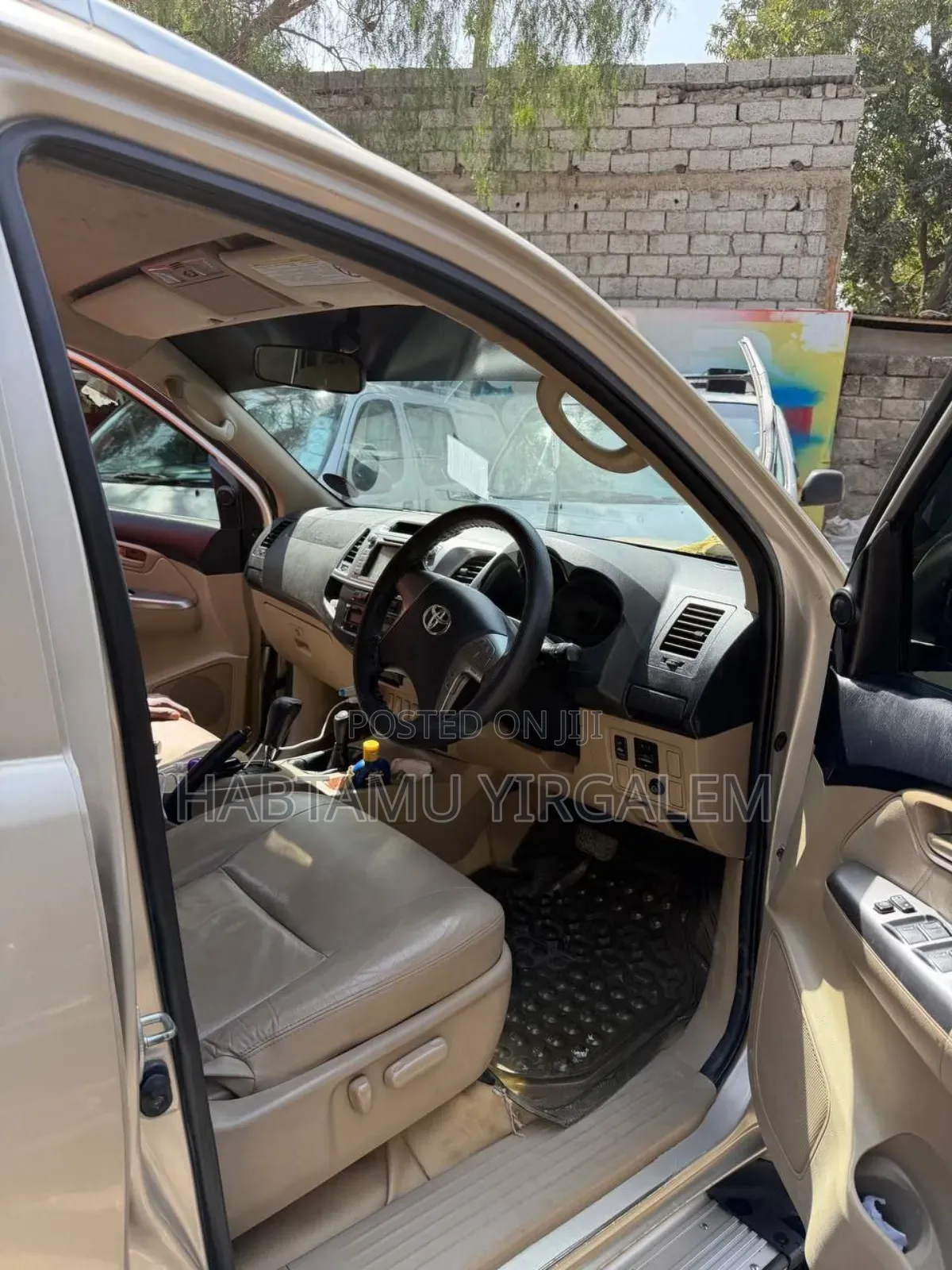 Toyota Hilux 2015 Gold