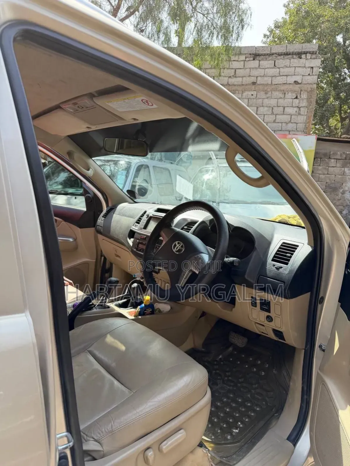 Toyota Hilux 2015 Gold