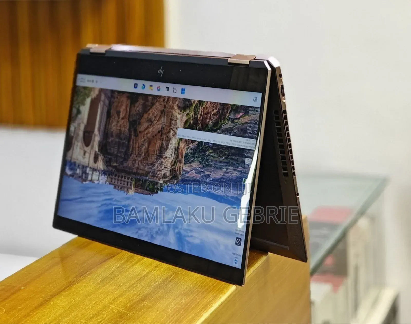 New Laptop HP Spectre X360 16GB Intel Core I7 SSD 512GB