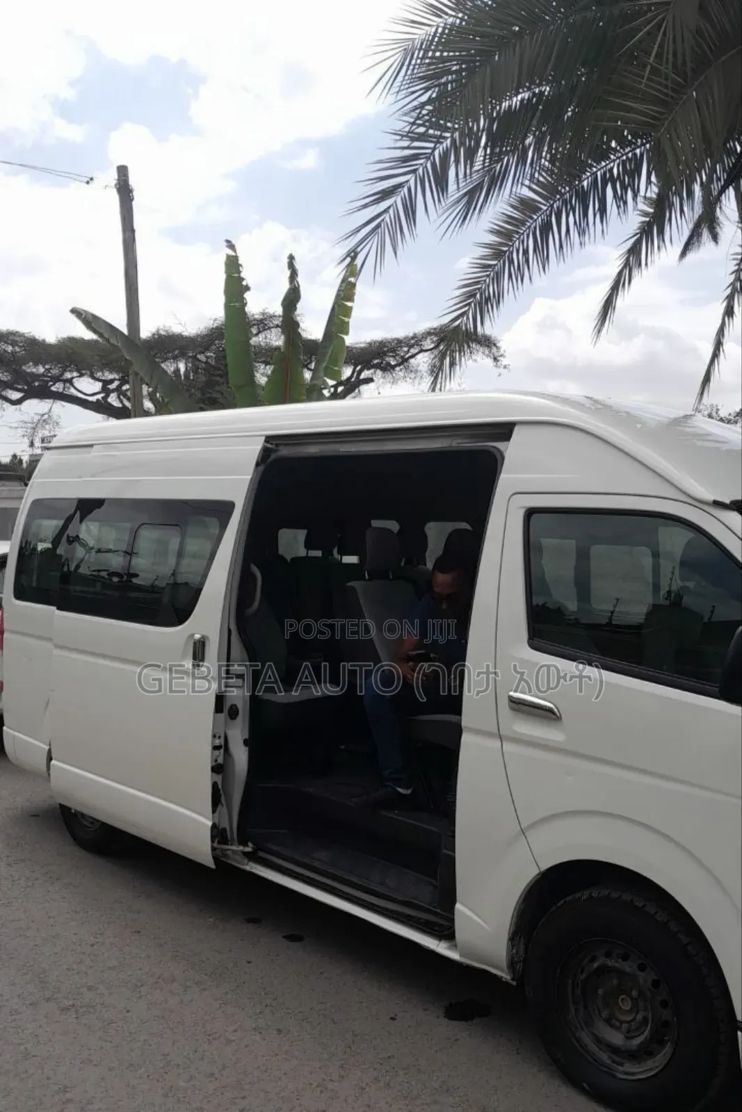 Toyota HiAce 2018