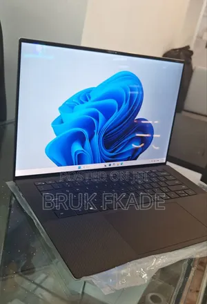 New Laptop Dell XPS 15 16GB Intel Core I7 SSD 512GB