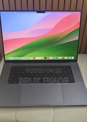 New Laptop Apple MacBook Pro 2021 M1 32GB Apple M1 Max SSD 512GB