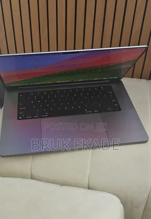 New Laptop Apple MacBook Pro 2021 M1 32GB Apple M1 Max SSD 512GB