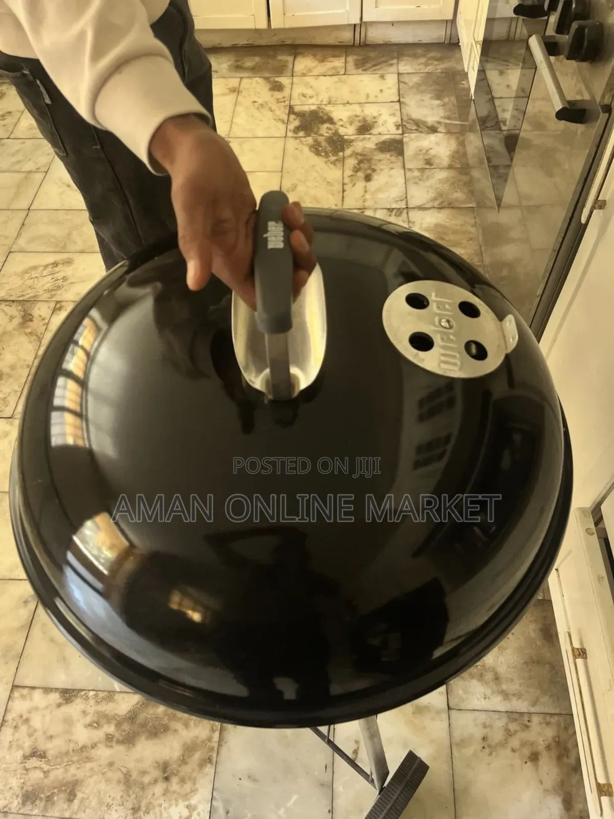 Black Charcoal Kettle-Style Barbecue Grill,