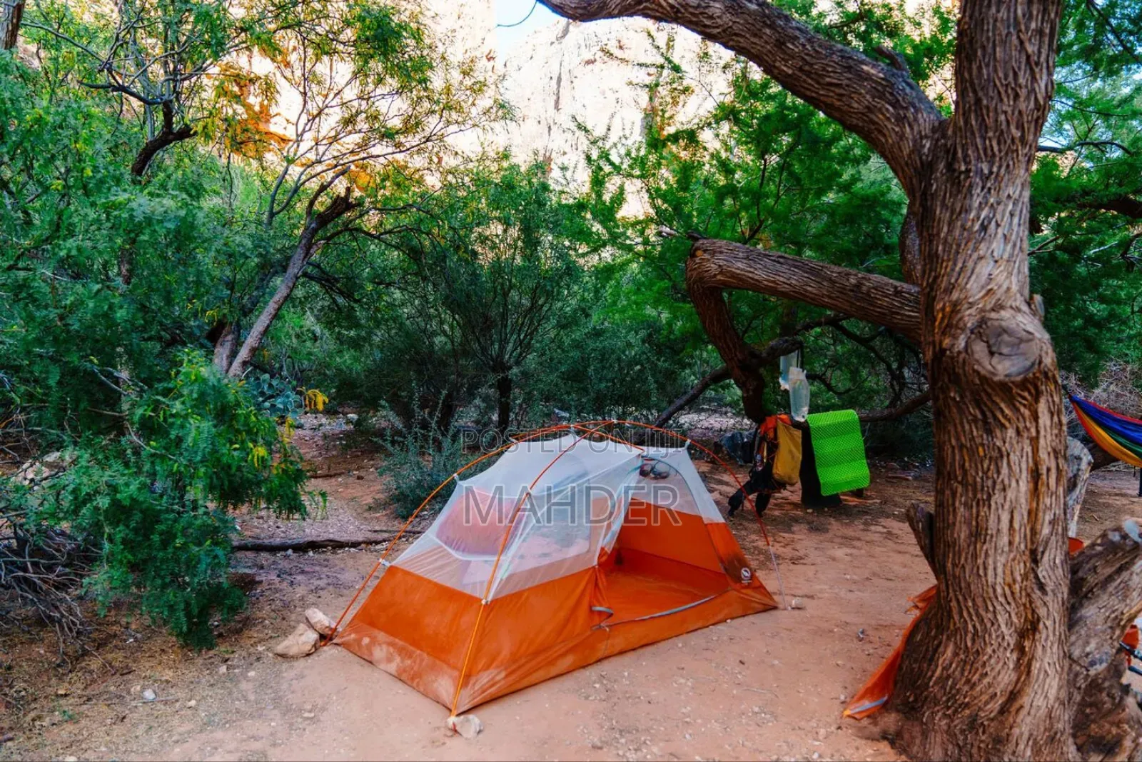 Manual Tent(የ ጉዞ ድንኮን)