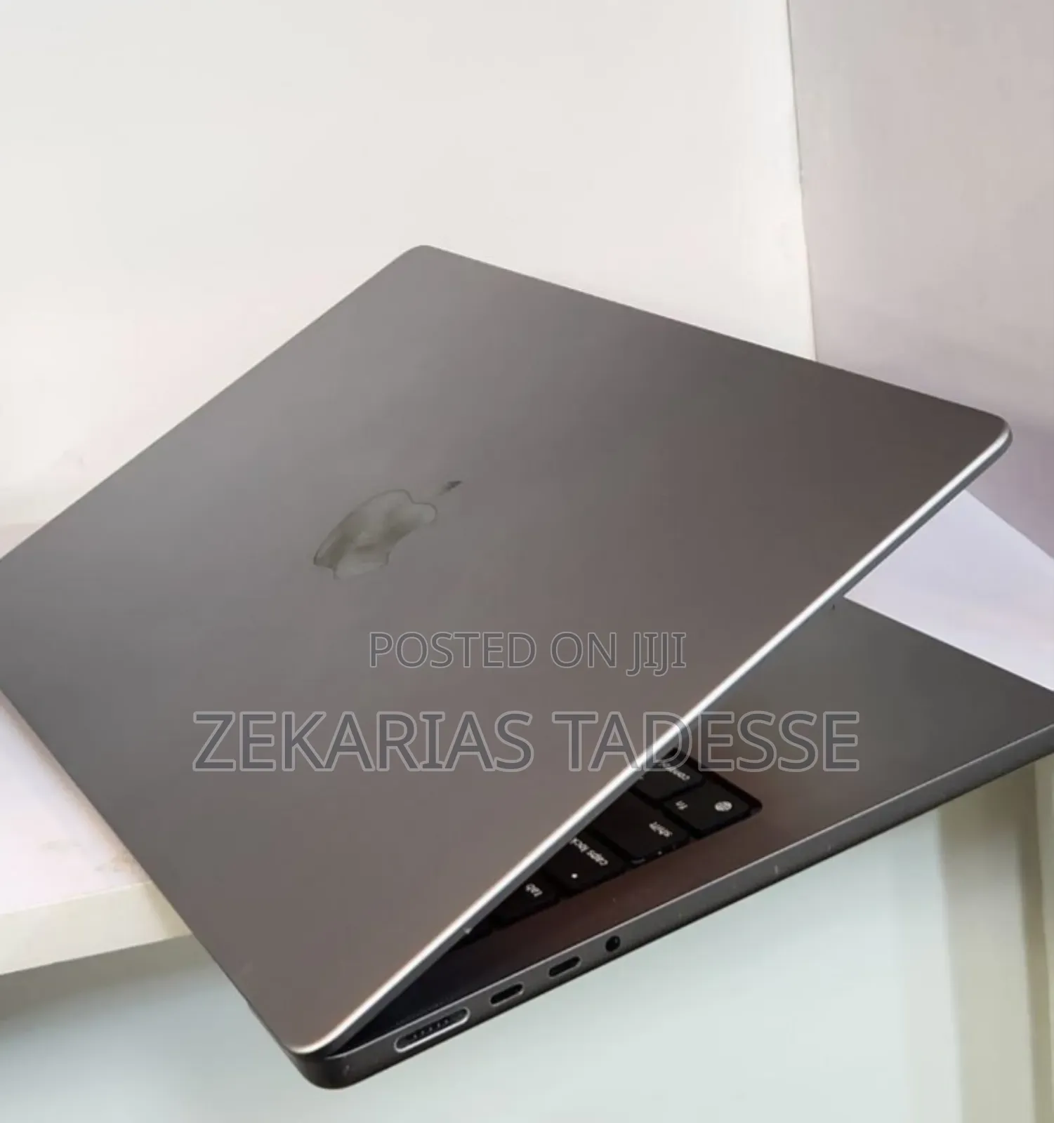 New Laptop Apple MacBook Pro M1 16GB Apple M2 SSD 512GB