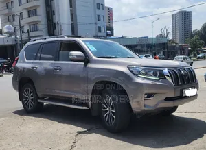 Toyota Land Cruiser 2021 Silver
