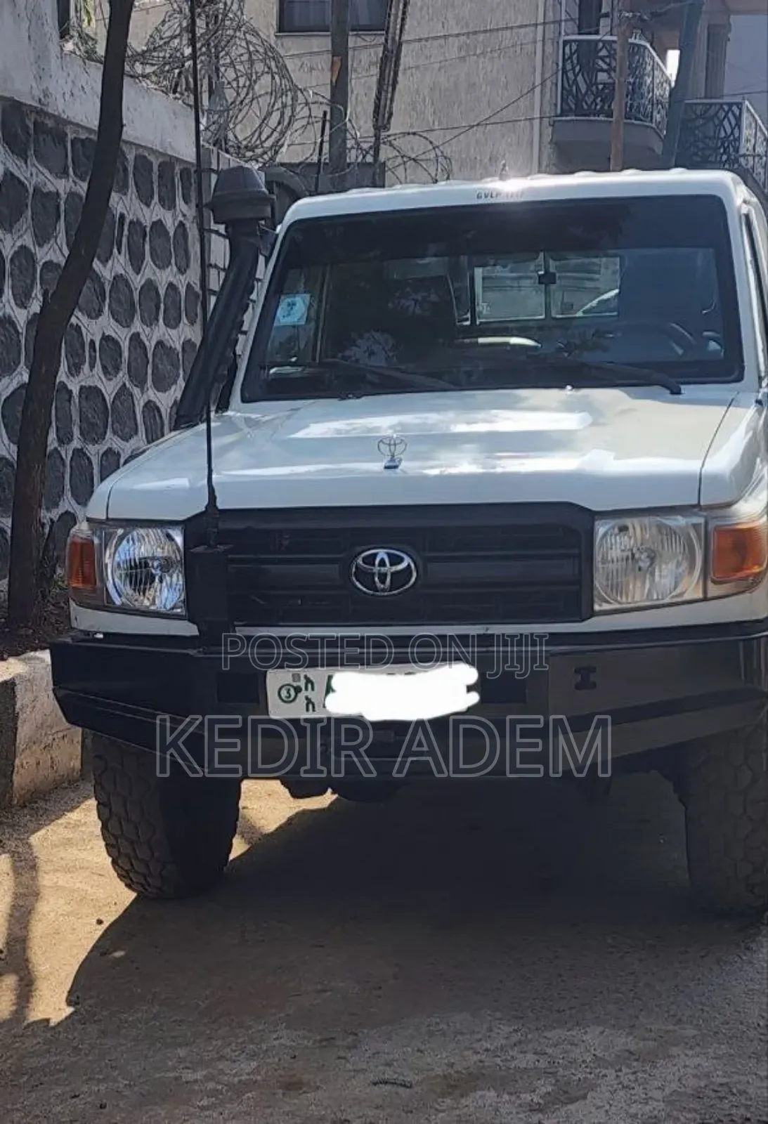 Toyota Land Cruiser 2010 White