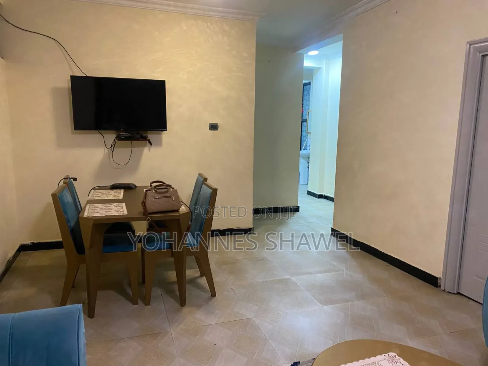 Sofa እና Dinning Chair