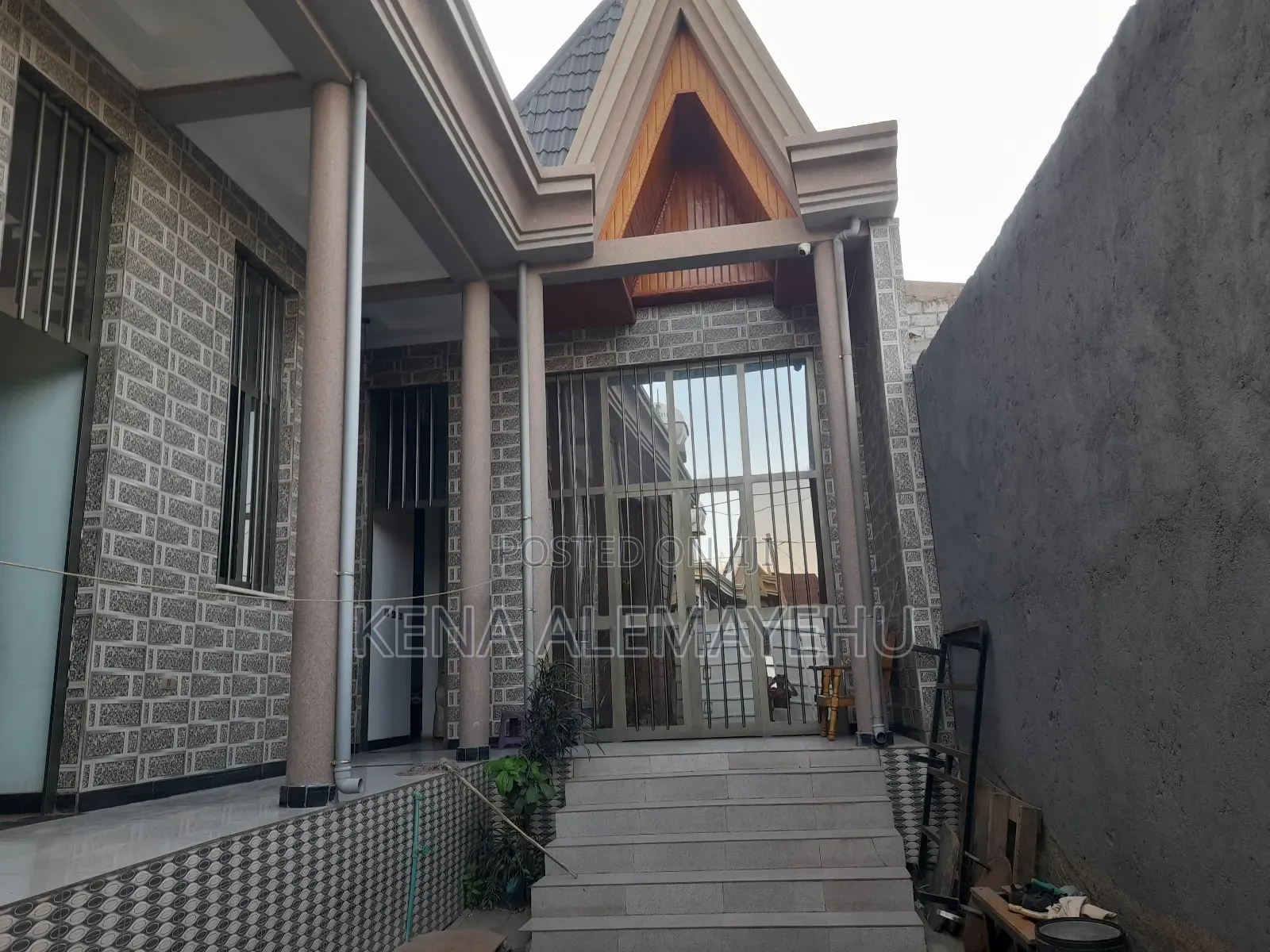 Furnished 4bdrm House in Adama for sale