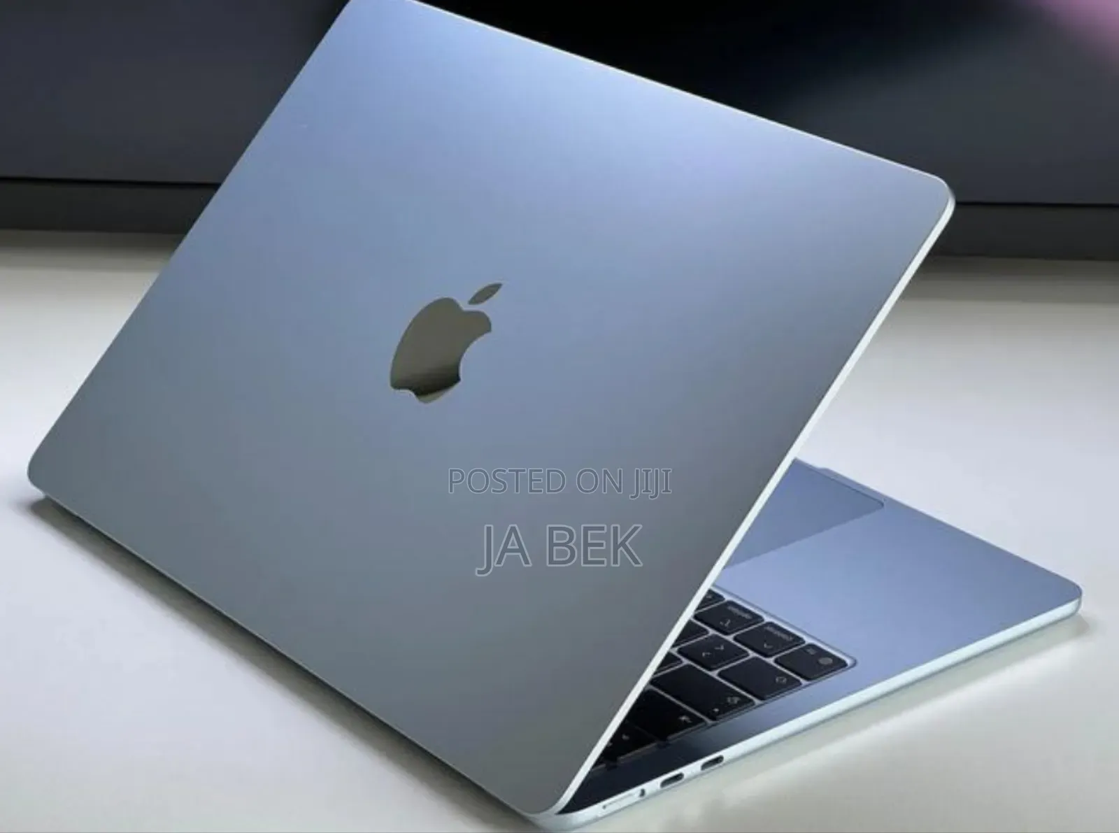 New Laptop Apple MacBook Air 2025 M4 13-Inch 16GB Apple M4 SSD 256GB