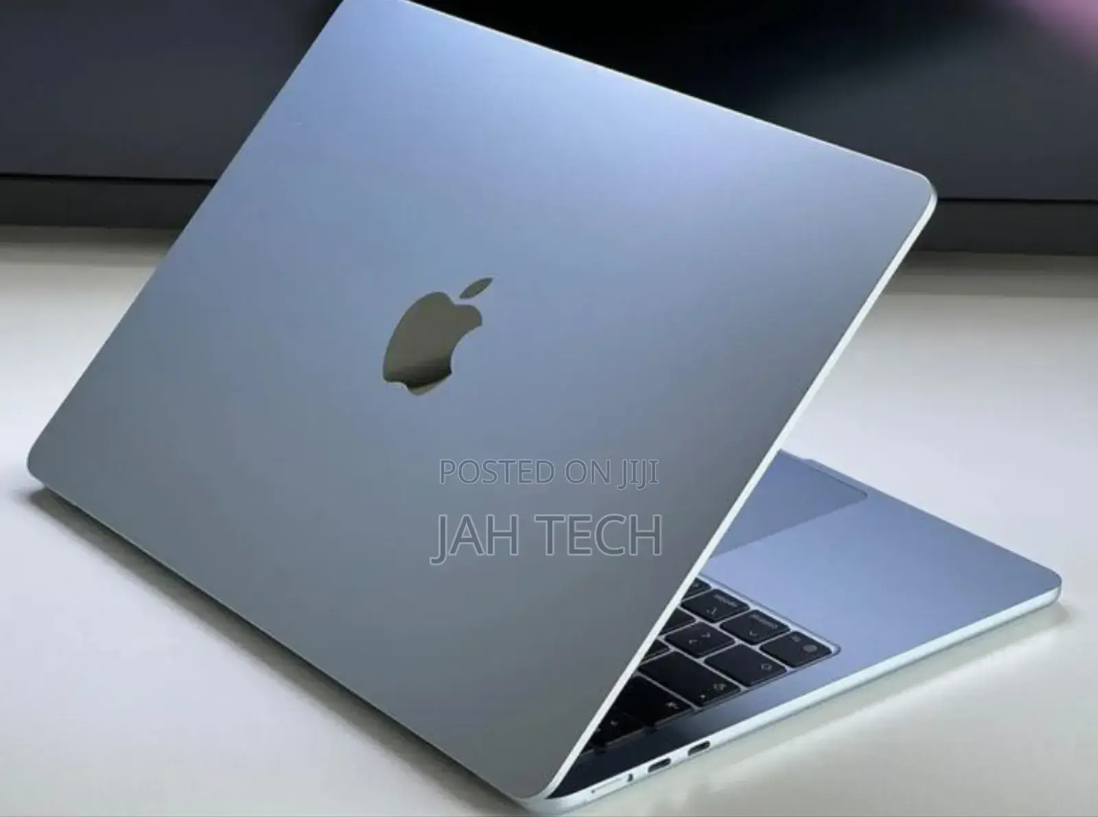 New Laptop Apple MacBook Air 2025 M4 13-Inch 16GB Apple M4 SSD 256GB