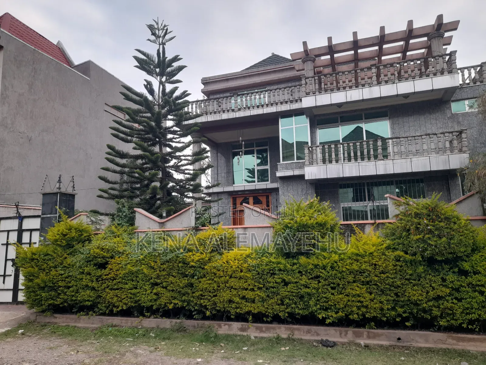 Furnished 8bdrm House in Adama for sale